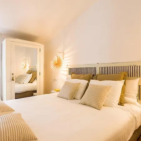 Sleeps 6 Pool Wifi Villa